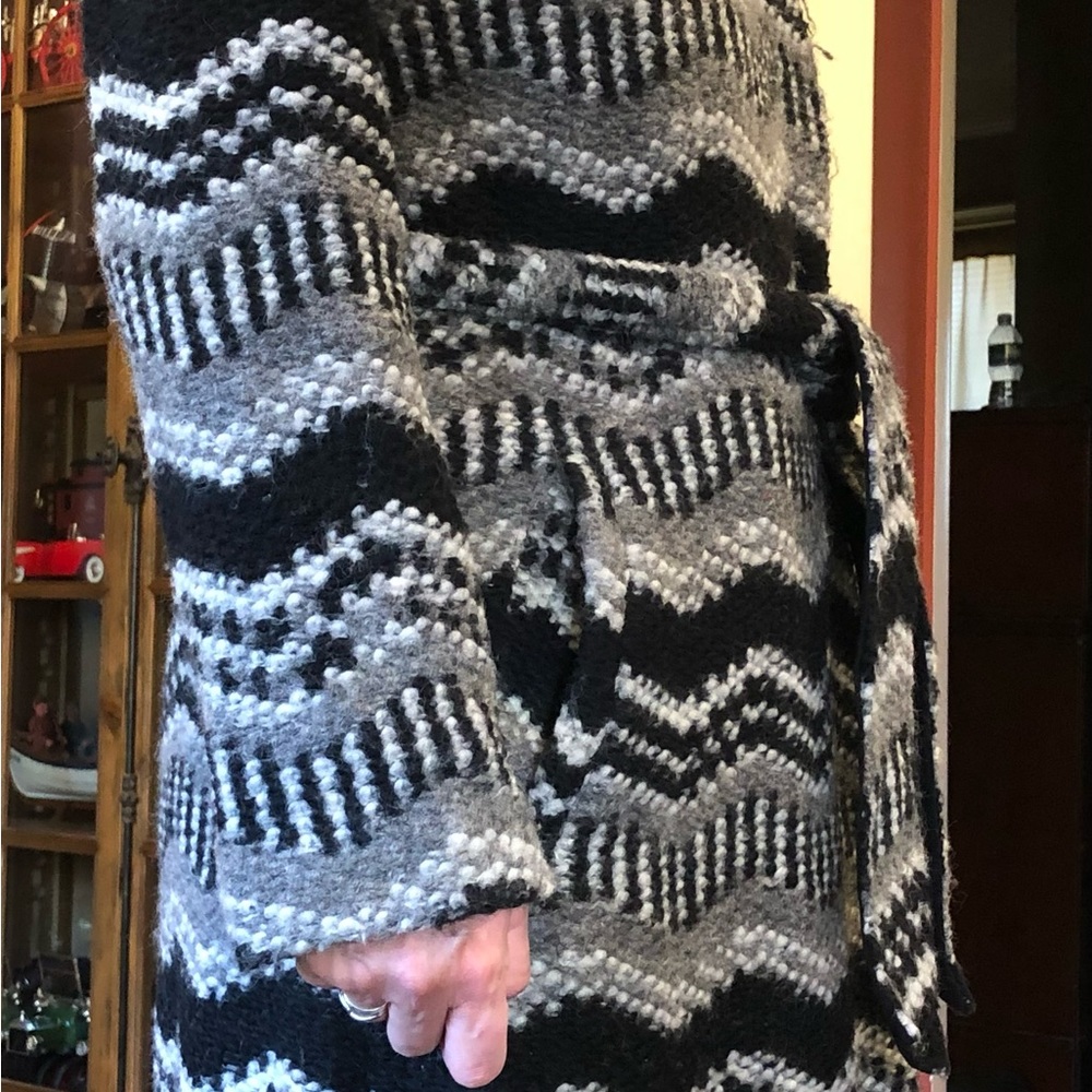 Coat - Picture 3 of 8